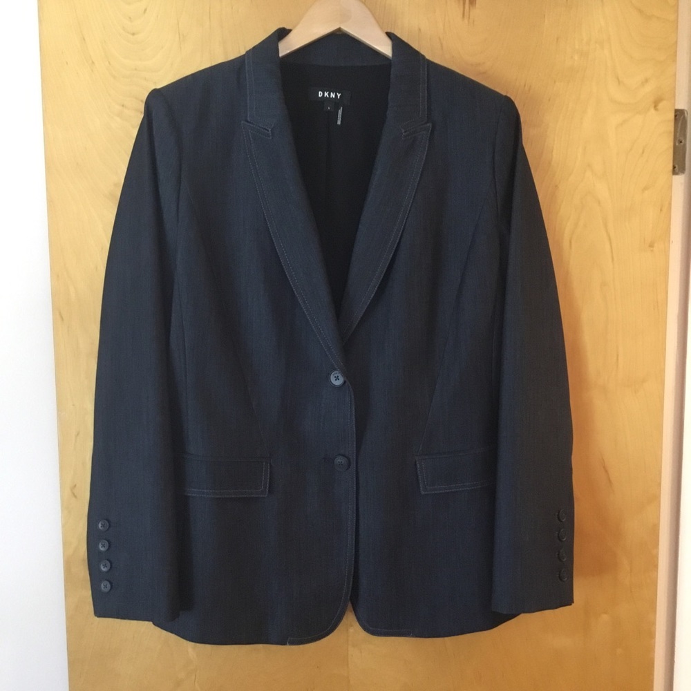 Like new DKNY Blazer